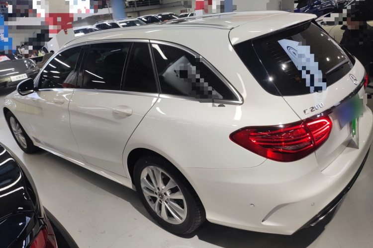 奔驰C级(进口) 2020款 C 200 旅行轿车车身外观4
