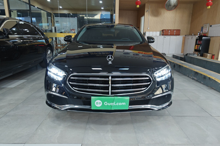 奔驰E级 2022款 E 260 L车身外观2