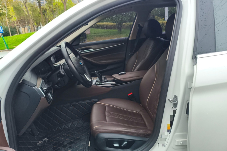 宝马5系新能源 2019款 530Le 豪华套装局部细节19