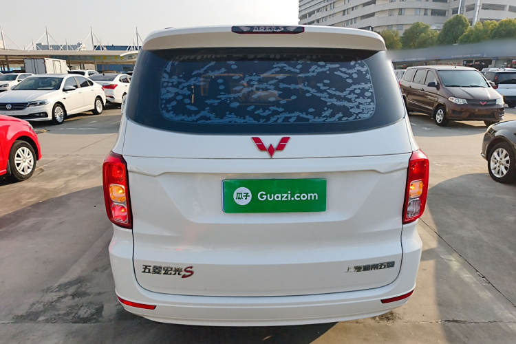 五菱汽车 五菱宏光 2019款 1.5L S标准型国VI LAR车身外观6004