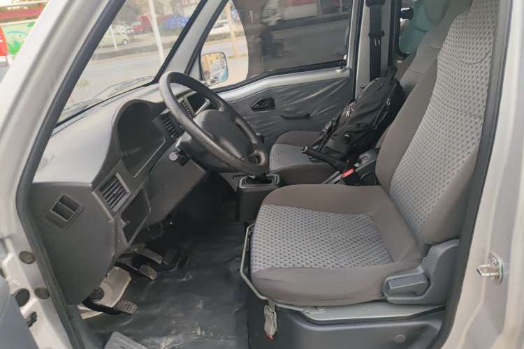 五菱汽车 五菱之光 2023款 1.5L 实用型 5/7座中控内饰19