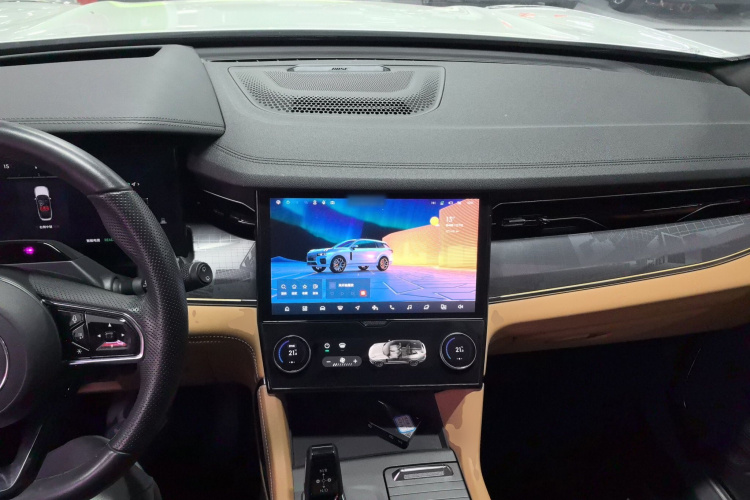 领克09 EM-P 2023款 2.0TD EM-P 远航版PM 七座中控内饰7002