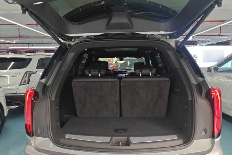 凯迪拉克XT6 2022款 2.0T 六座四驱豪华型机舱底盘23