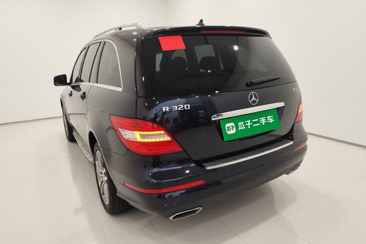 奔驰R级 2017款 R 320 4MATIC 商务型臻藏版车身外观5
