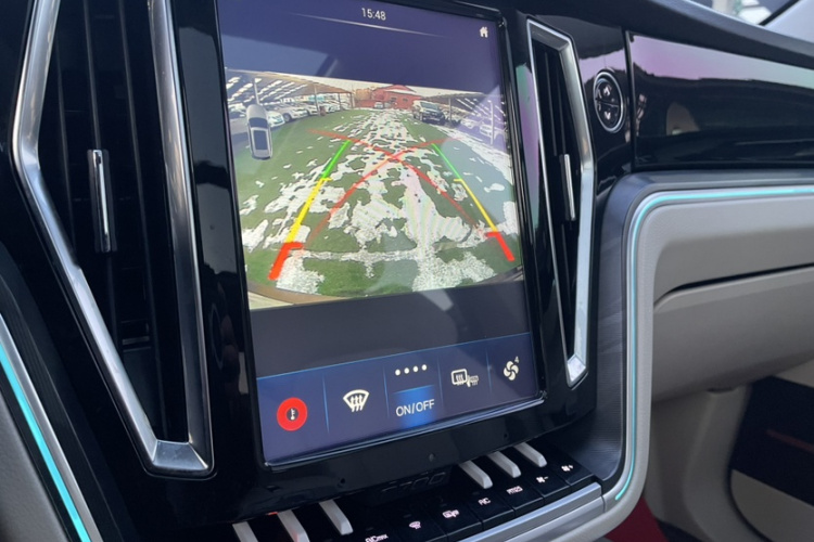 众泰T700 2017款 1.8T 双离合尊享型局部细节9002