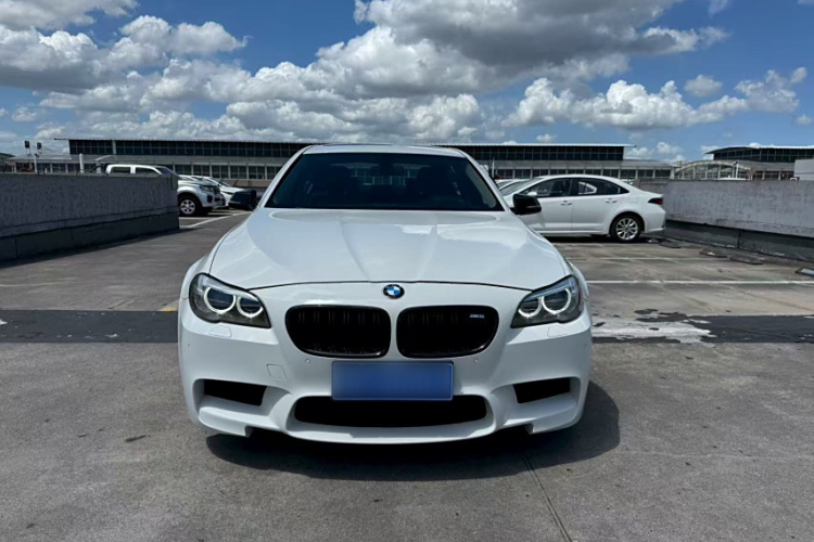 宝马5系 2014款 525Li 豪华设计套装车身外观6001