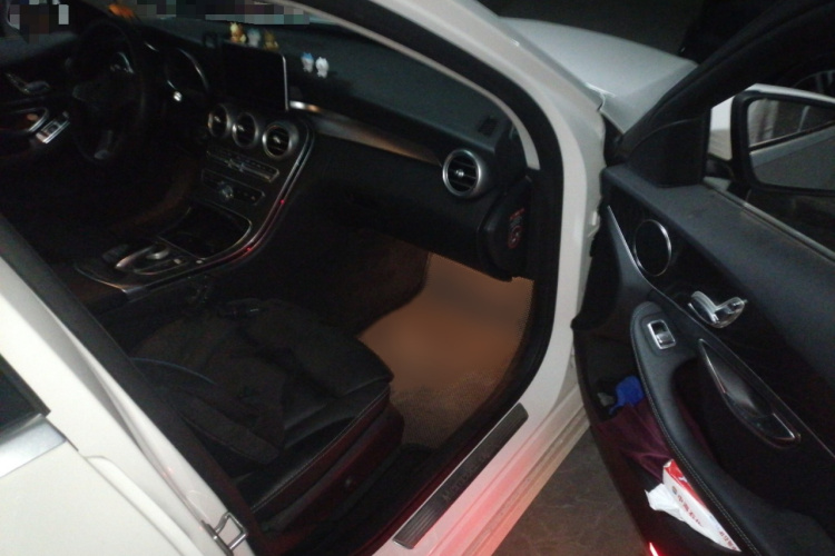 奔驰C级(进口) 2017款 改款 C 180 旅行轿车局部细节9005