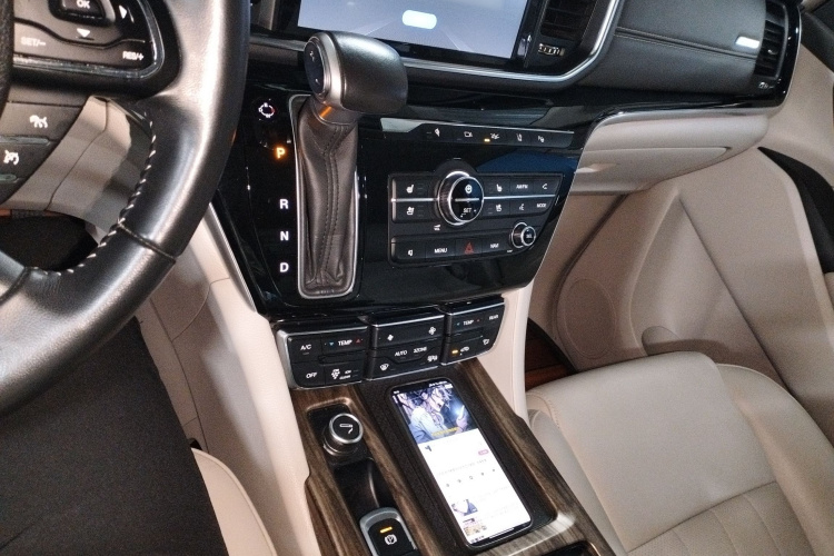 广汽传祺 传祺M8 2018款 320T 旗舰版局部细节18