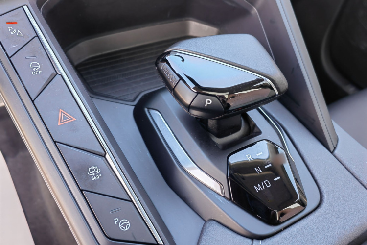 领克06 2021款 1.5T Shero粉色特别版局部细节18