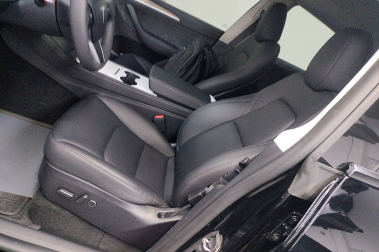 特斯拉 Model Y 2022款 改款 长续航全轮驱动版局部细节19