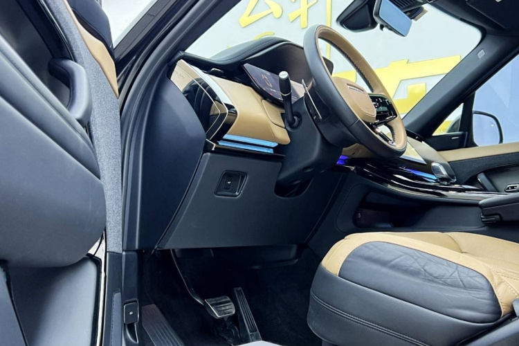 路虎 揽胜运动版 2024款 400PS Dynamic SE中控内饰7006