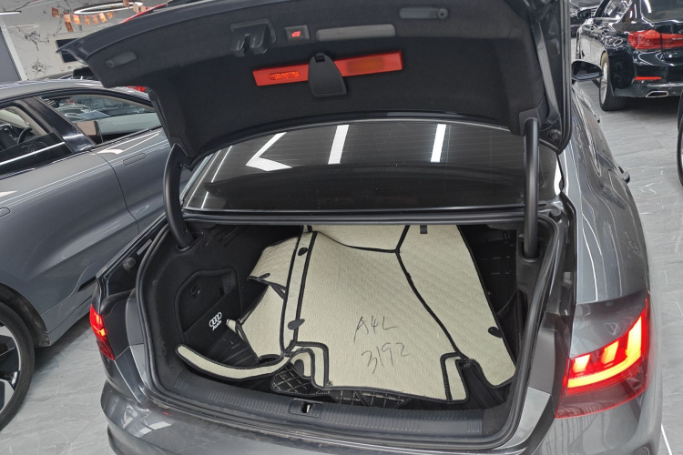 奥迪A4L 2022款 40 TFSI 豪华动感型局部细节23