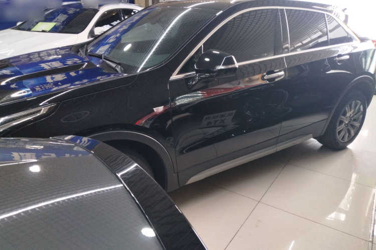 凯迪拉克XT4 2020款 28T 两驱领先型车身外观4