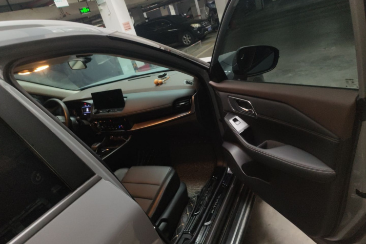 日产 奇骏 2021款 VC-Turbo 300 CVT 2WD舒适版局部细节9005