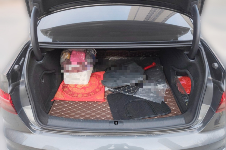 奥迪A4L 2020款 40 TFSI 时尚动感型中控内饰23