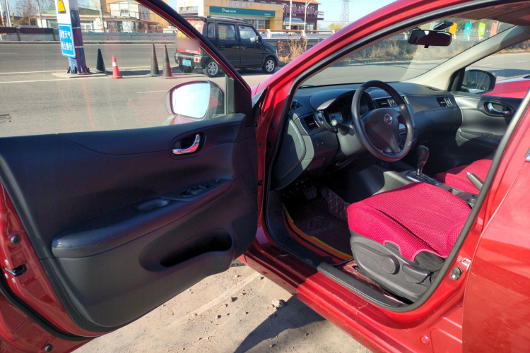 日产 骐达TIIDA 2014款 1.6L CVT舒适型中控内饰20