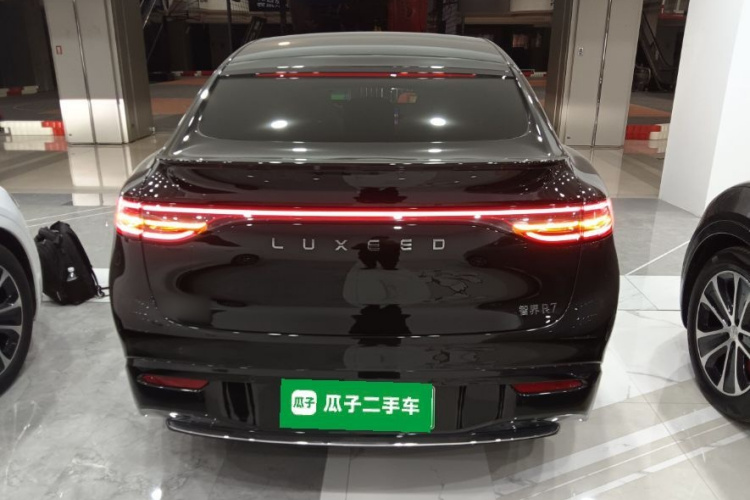 鸿蒙智行 智界R7 2024款 纯电 736km UItra车身外观6004