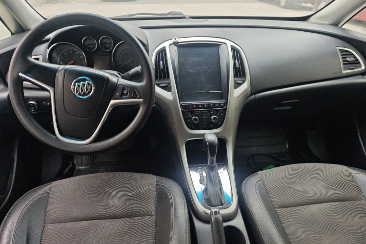 别克 英朗 2014款 XT 1.6L 自动时尚版中控内饰12