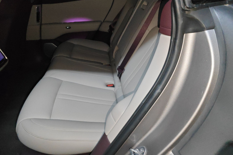 小米汽车 小米YU7 2025款 超长续航后驱版中控内饰21