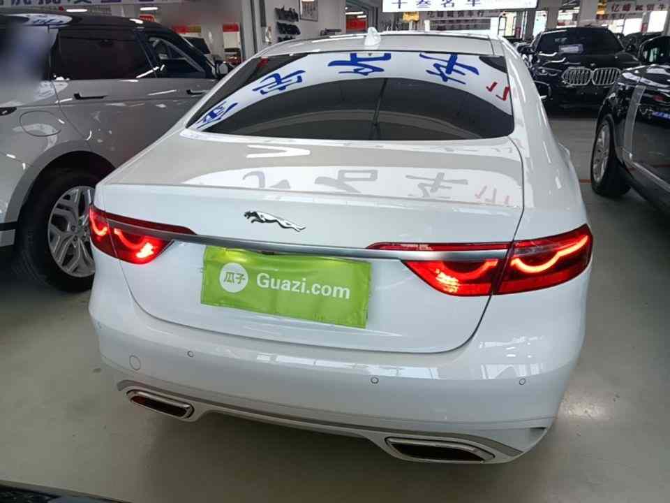 捷豹XFL 2025款 2.0T P250 两驱尊享豪华版(3)