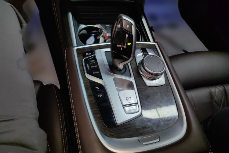 宝马7系 2019款 改款 730Li 豪华套装局部细节18