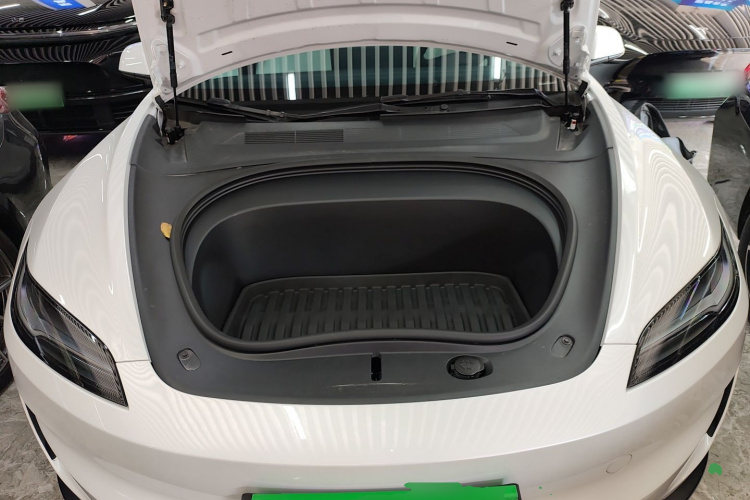特斯拉 Model 3 2024款 高性能全轮驱动版机舱底盘24