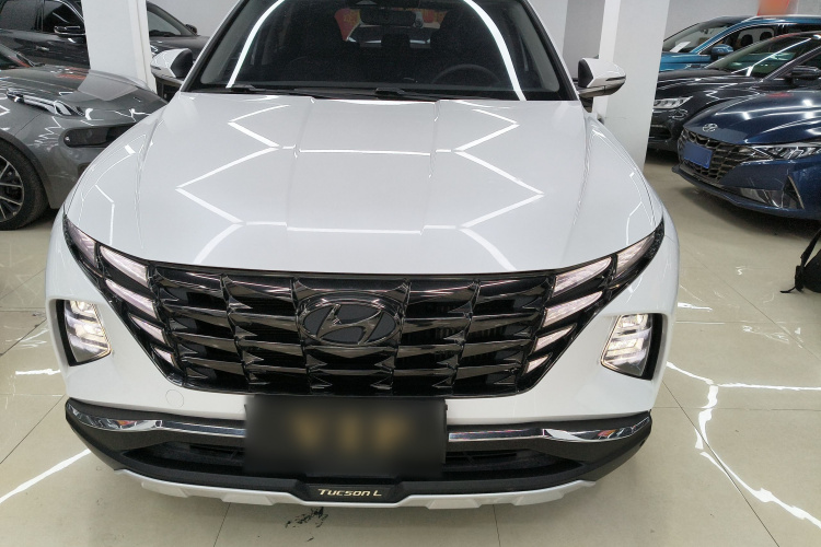 现代 2021款 途胜L 1.5T DCT LUX尊贵版车身外观2