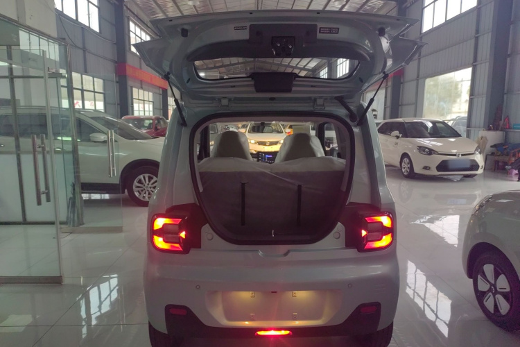 吉利银河 2024款 熊猫mini 200km 耐力熊机舱底盘23