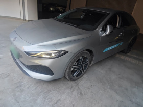 荣威D7 2023款 DMH 125km 旗舰版