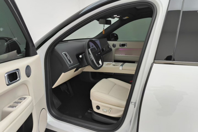 理想汽车 理想L6 2024款 Pro中控内饰7002