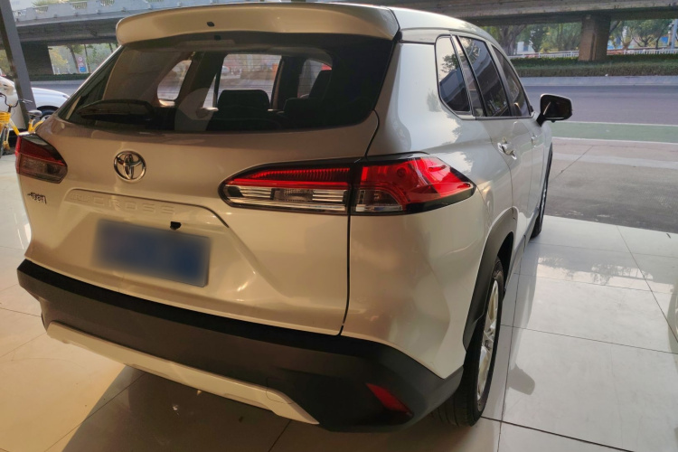 丰田 卡罗拉锐放 2022款 2.0L 精英版车身外观7