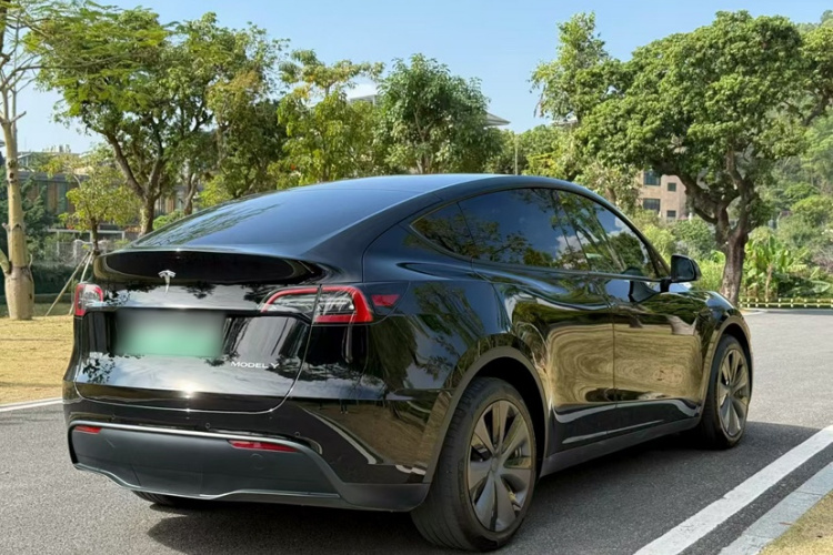 特斯拉 Model Y 2023款 长续航全轮驱动版车身外观6001