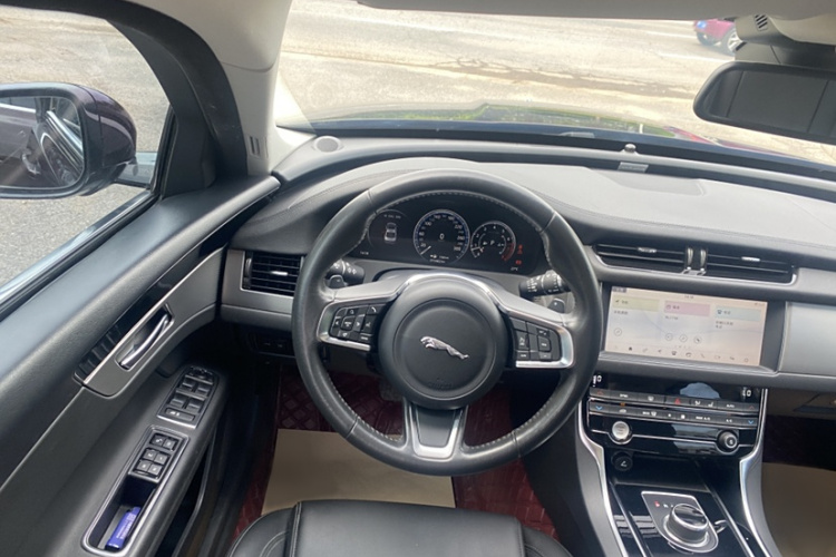 捷豹XFL 2020款 XFL 2.0T P200 两驱精英版中控内饰7002