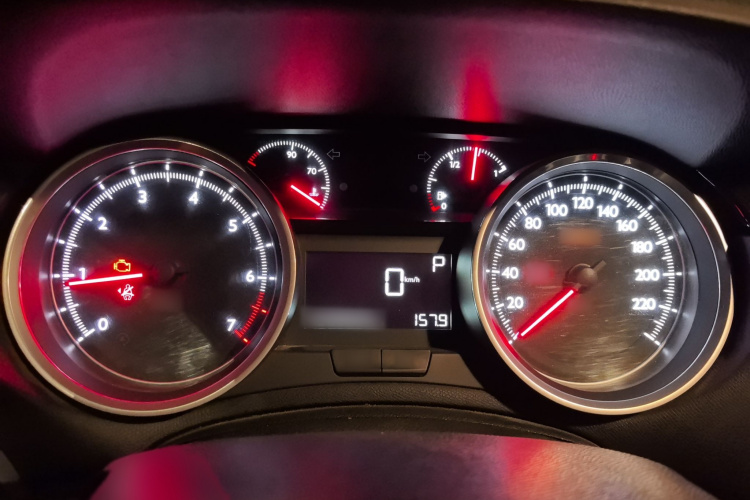 标致408 2014款 1.8L 自动豪华版局部细节14