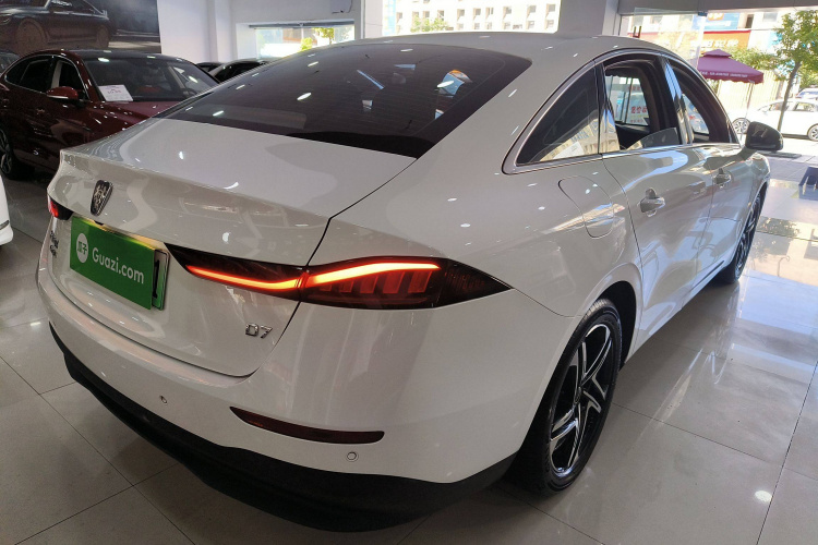 荣威D7 2023款 DMH 125km 超越版车身外观7