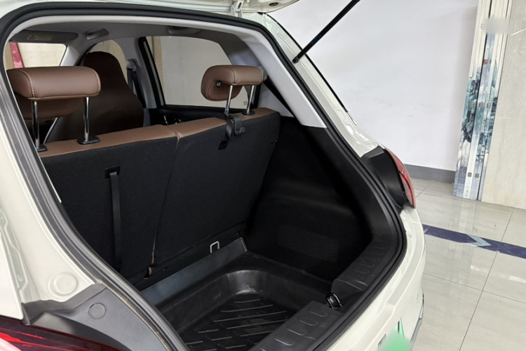 五菱汽车 五菱缤果 2023款 333km 悦享+款中控内饰7008