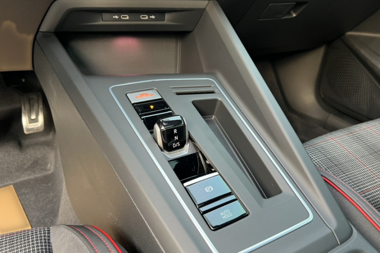 大众 高尔夫GTI 2025款 380TSI DSG GTI局部细节18