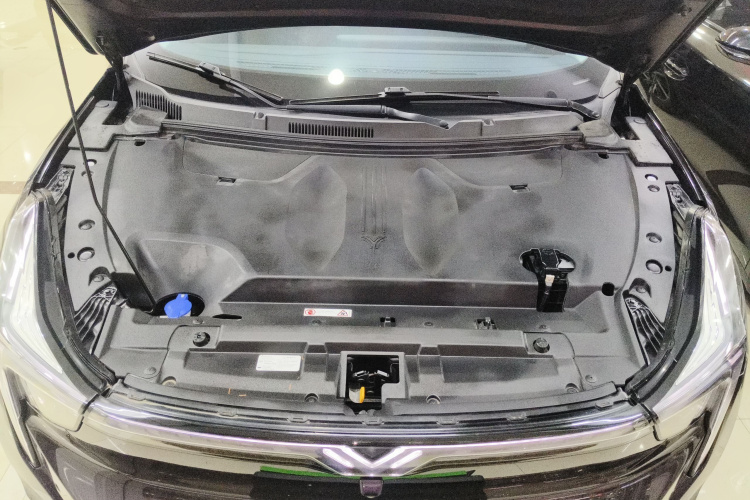 哪吒汽车 哪吒U 2021款 Pro 500 环球版机舱底盘24