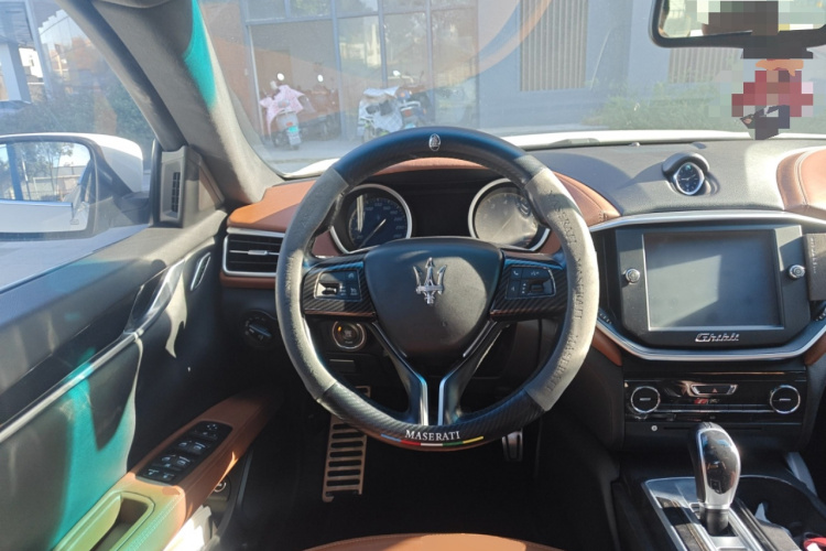 玛莎拉蒂 Ghibli 2014款 3.0T 标准版中控内饰13