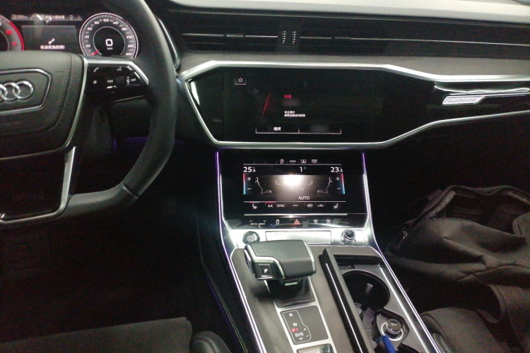 奥迪A6L 2023款 改款 55 TFSI quattro 尊享动感型局部细节16