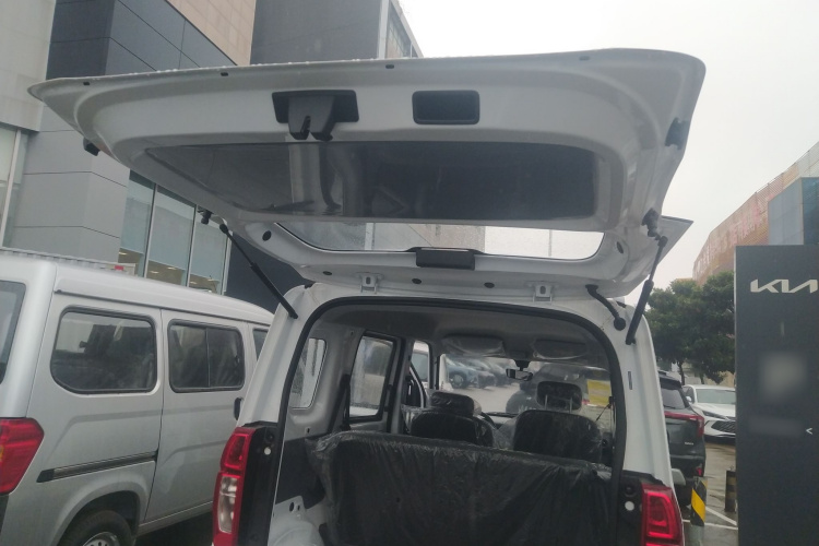 五菱汽车 五菱之光新能源 2025款 305km 进取型机舱底盘23