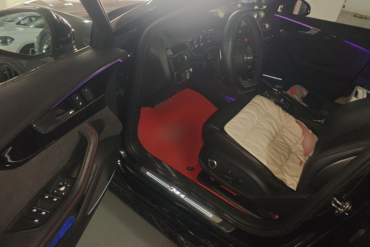 奥迪RS 4 2021款 RS4 Avant 黑曜版中控内饰20