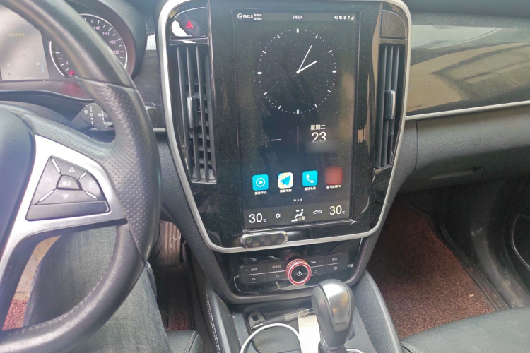 比亚迪 宋MAX 2018款 1.5T 自动智联精英型 6座局部细节16