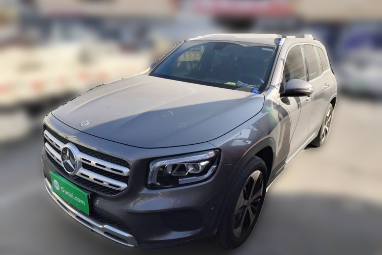 奔驰GLB 2023款 GLB 220 时尚型车身外观1