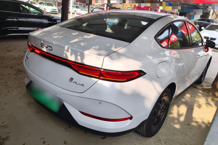 比亚迪 秦PLUS 2025款 DM-i 智驾版 55KM领先型车身外观7