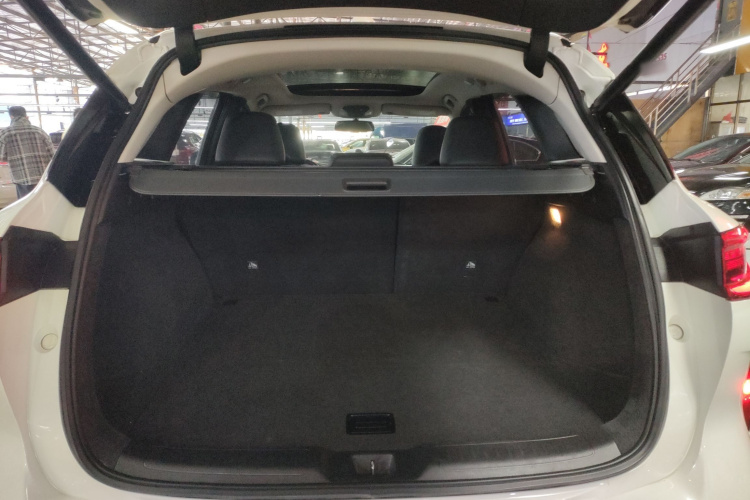 英菲尼迪QX50 2020款 2.0T 两驱时尚版局部细节23