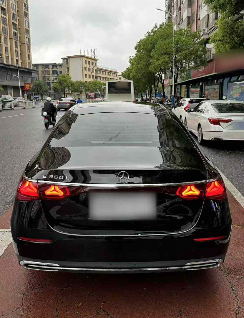 奔驰E级 2025款 E 300 L 豪华型(4)