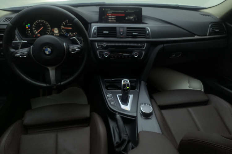 宝马3系 2018款 320Li 领先型M运动套装中控内饰7002