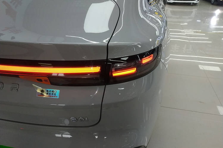 零跑汽车 零跑B01 2025款 650激光雷达版车身外观9