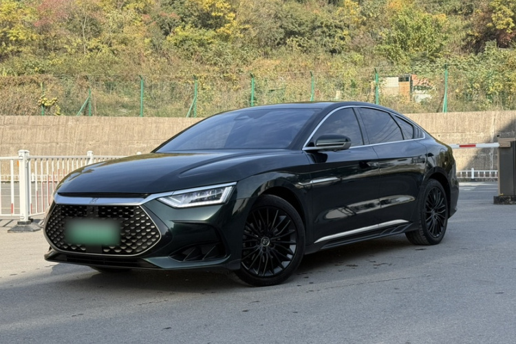 比亚迪 汉 2022款 DM-i 121KM 尊荣型车身外观1